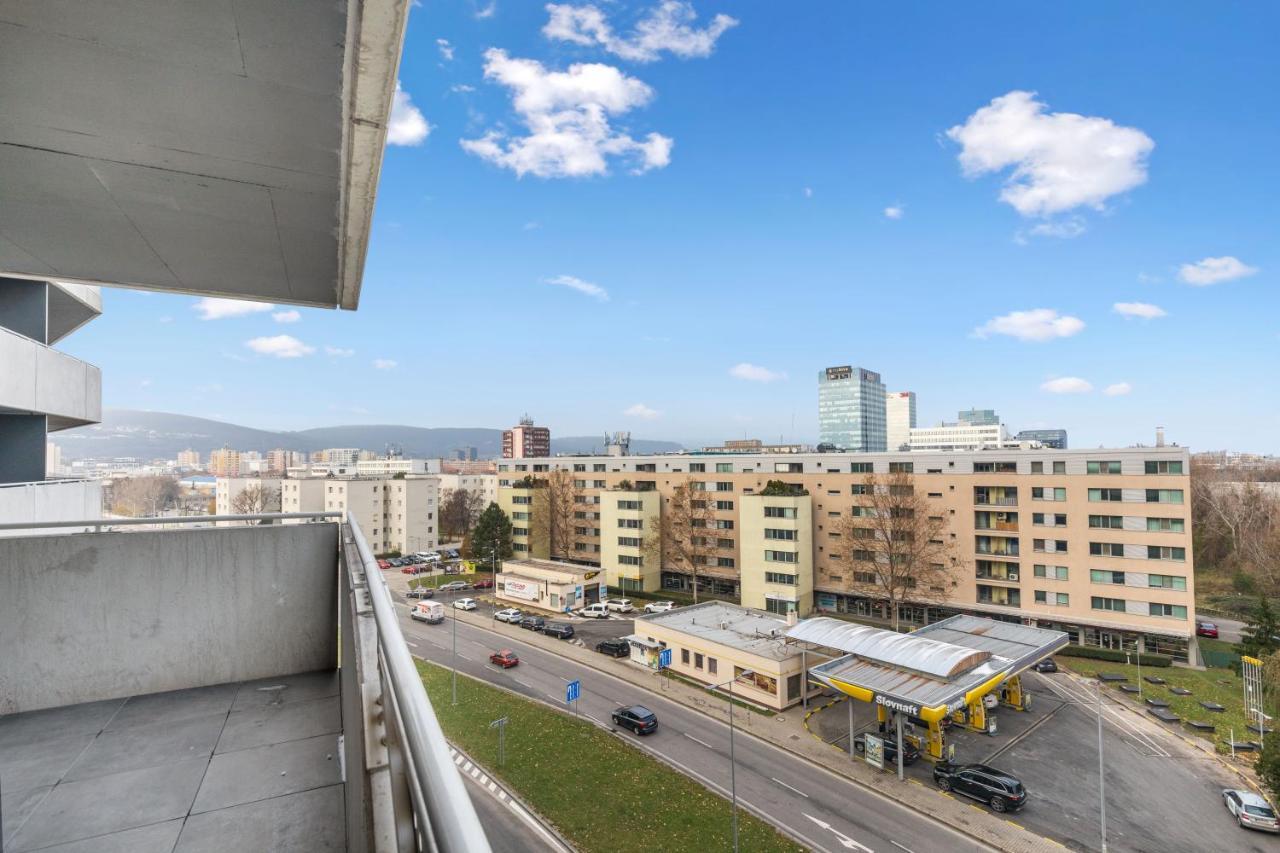 Lam Stadium 2 - Terrace Pressburg Exterior foto